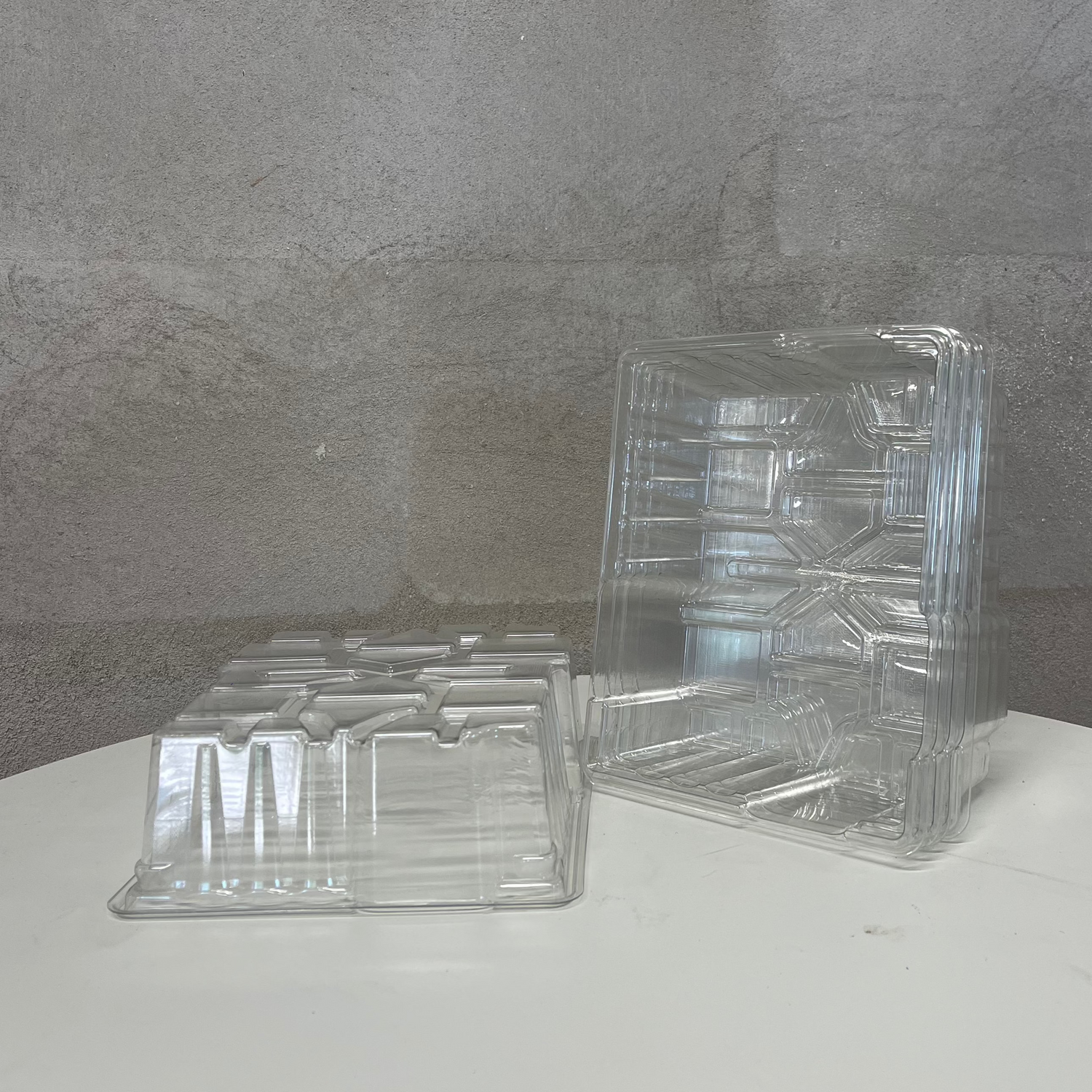 Lågt lock till multipluggbrätten